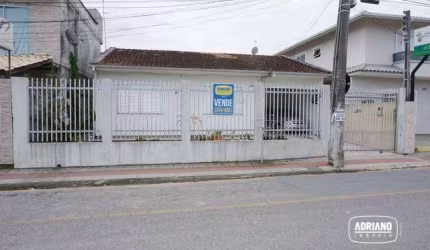 Casa com 2 dormitórios à venda, 80 m² por R$ 1.000.000,00 - Areias - São José/SC