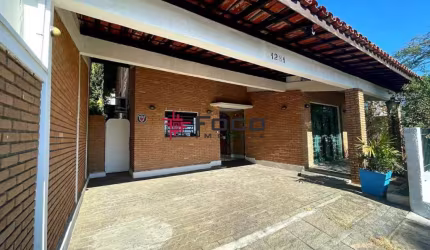 CASA excelente localização ,  ideal para clínica, no Jardim Esplanada, bairro nobre, com 360m², 8 consultórios, 6 vagas, Habite-se comercial para área de saúde.