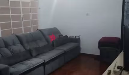 Casa em boa localização no Jardim Cerejeiras - 2 Dormitórios - 2 vagas - Próximo Poliesportivo