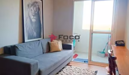 Apartamento Edifício Mirante Flamboyant / Pq. Residencial Flamboyant / 03 Dormitórios / 01 Suíte / 66M² São José dos Campos