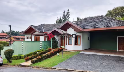 CASA de esquina no Condomínio no Urbanova I com  AT424m², AC239,48m², 3 suítes, 6 banheiros, armários planejados, escritório,  churrasqueira.