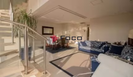 Cobertura à venda 283m² | 4 dormitórios | Vista espetacular | Vila Ema