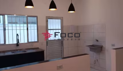 Excelente casa recém construída / Jardim Bandeirantes / Zona Sul / 02 dormitórios sendo 01 suíte / 60 m² de construção / 150 m² de terreno / São José dos Campos
