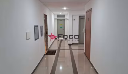 SALA em excelente localização no centro com 47m², 3 salas, 2 copas, 2 banheiros, 1 vaga