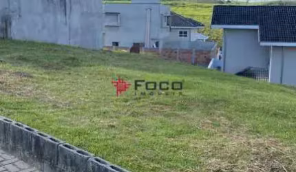 Terreno no Condomínio Residencial Mantiqueira / 350 m²/ Plano / São José dos Campos