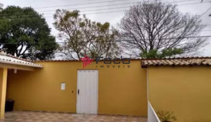 Excelente sobrado / Engenheiro Neiva  / 02 dormitórios / 02 piscinas / Área gourmet /  250m² de terreno / 215m² de construção / Guaratinguetá.