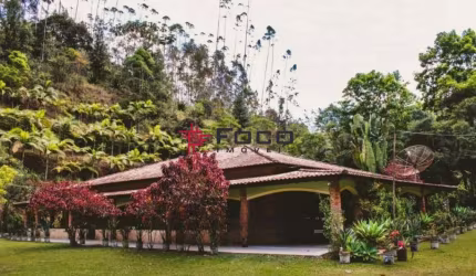 Sítio 6 quartos 7 suítes à venda no Água Soca
