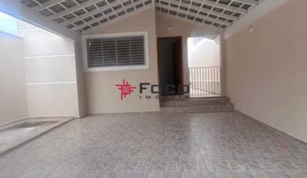 Casa  /  Villa Branca   / 02 Dormitórios / 01 Suíte / 175M²TE / 157M²AC / Jacareí