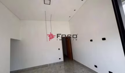Casa  /  Vila das Flores   / 03 Dormitórios / 01 Suíte / 175M²TE / 85M²AC / São José dos Campos