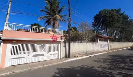 Chácara / 03 dormitórios sendo 2 suítes / Bairro do Bom Retiro / 2.870 m² de terreno / 120 m² de área construída / São José dos Campos
