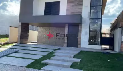 Sobrado recém-construído no Residencial Mantiqueira / 4 quartos sendo 3 suítes com closet / Piscina / 252m² de terreno / 180m² de construção / São José dos Campos