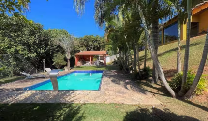 Fazendinha - 4d/2s TÉRREA privativa. Natureza, gourmet, piscina e VISTA!