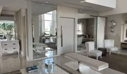 Imóvel para venda possui 236 metros quadrados com 3 quartos em Vila Mariana - São Paulo - SP