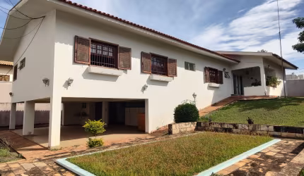 Casa Térrea em terreno de 1000m2