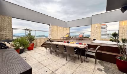 Cobertura duplex para venda possui 250 metros quadrados com 4 quartos