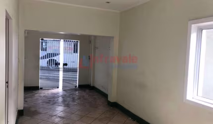 Casa com 4 dorms, Centro, Jacareí - R$ 950 mil, Cod: 7779