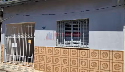 Casa com 4 quartos, Centro, Jacareí - R$ 370 mil, Cod: 7802