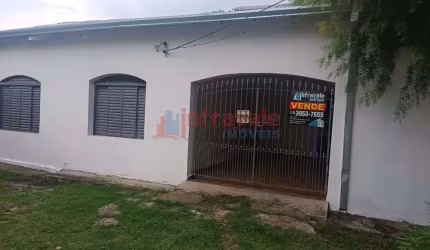 Casa com 2 quartos, Centro, Jacareí - R$ 380 mil, Cod: 10247