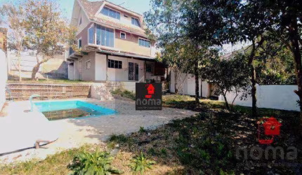 Triplex em Colombo!