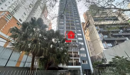 Apto mobiliado 2 quartos e 2 vagas na Av. Silva Jardim!