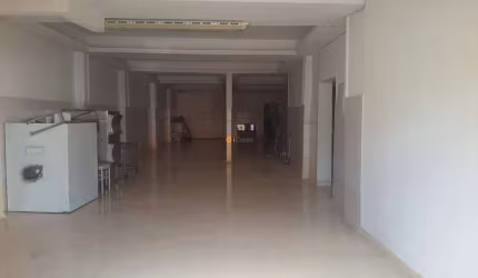Galpão em Santo Amaro com 700m²