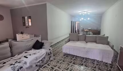 Casa muito espaçosa - Localização Excelente