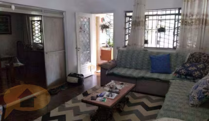 Sobrado com 450 m², 04 dormitórios e 04 vagas de garagem - Vila Livieiro.