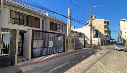 CASA GEMINADA 03 DORMITÓRIOS À VENDA, R$ 980.000,00 BAIRRO GRAVATÁ EM NAVEGANTES
