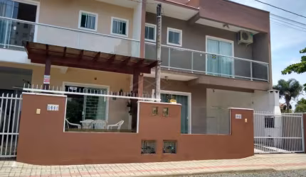 SOBRADO GEMINADO 02 SUÍTES À VENDA, R$ 600.000,00 BAIRRO ITACOLUMI EM BALNEÁRIO PIÇARRAS