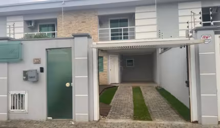 SOBRADO COM 03 DORMITÓRIOS À VENDA, R$ 989.000,00 NO CENTRO EM NAVEGANTES