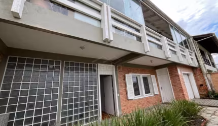 CASA FRENTE MAR PARA ALUGAR, R$ 7.000,00 BAIRRO MEIA PRAIA DE NAVEGANTES/SC.