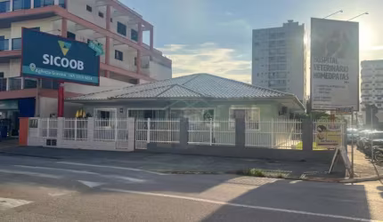 CASA COM 6 DORMITÓRIOS SENDO 2 SUÍTE R$ 3.000.000,00 NO BAIRRO GRAVATÁ EM NAVEGANTES/SC
