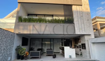 Linda Casa Contemporânea Mobiliada para Locação no Riviera Del Sol com cinema, duas áreas gourmet, escritório e 4 lindas suítes