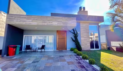 Melhor casa do condomínio 4 suítes! Mobiliada e Decorada
