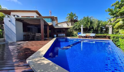 Casa à venda no Porto Busca Vida Resort por R$ 6.000.000,00