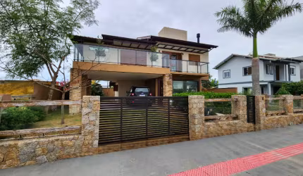Garopaba - Casa com piscina - Loteamento Pedra Branca - Garopaba SC