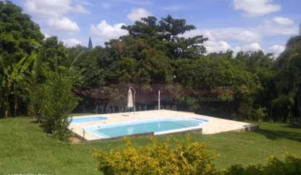 Chácara formada com muito verde