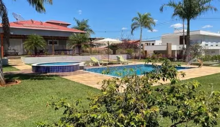 Belíssima casa de campo de alto Padrão em condomínio fechado