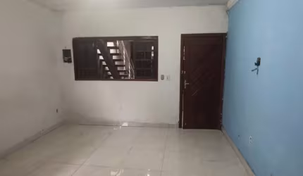 Sobrado com 2 Casas independentes com excelente valor
