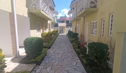 Village com 2 Dormitórios com Churrasqueira e Piscina, Pe na Areia
