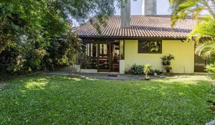 Casa em condomínio fechado com 4 quartos à venda na Avenida da Cavalhada, 5205, Cavalhada, Porto Alegre por R$ 2.600.000