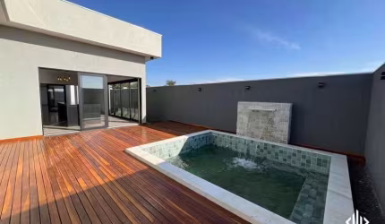 Casa no Condomínio Residencial Gaudi, com:
