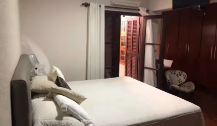 CASA A VENDA