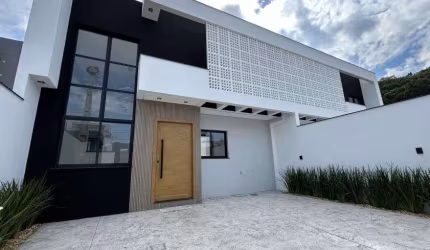 Casa a venda em Camboriú com 3 quartos sendo 1 suíte no bairro Rio Pequeno!!