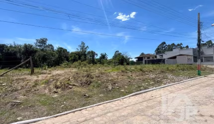 Terreno de esquina a venda em Camboriu com 1033 m²
