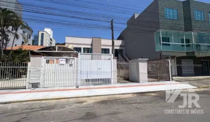 Sobrado a venda em Camboriú com 2 quartos sendo 1 suíte!!!