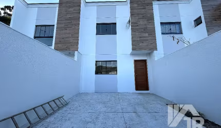 Sobrado a venda em Camboriú com 2 quartos sendo 2 suítes no bairro Rio Pequeno!!