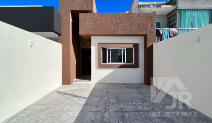Sobrado a venda em Camboriú com 2 quartos sendo 1 suíte no bairro Santa Regina!!