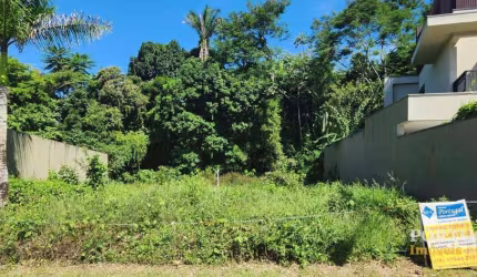 Terreno à Venda no Módulo 24 da Riviera de São Lourenço |