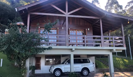Casa com vista espetacular em Morro Reuter/RS – Um refúgio encantador na Serra Gaúcha!